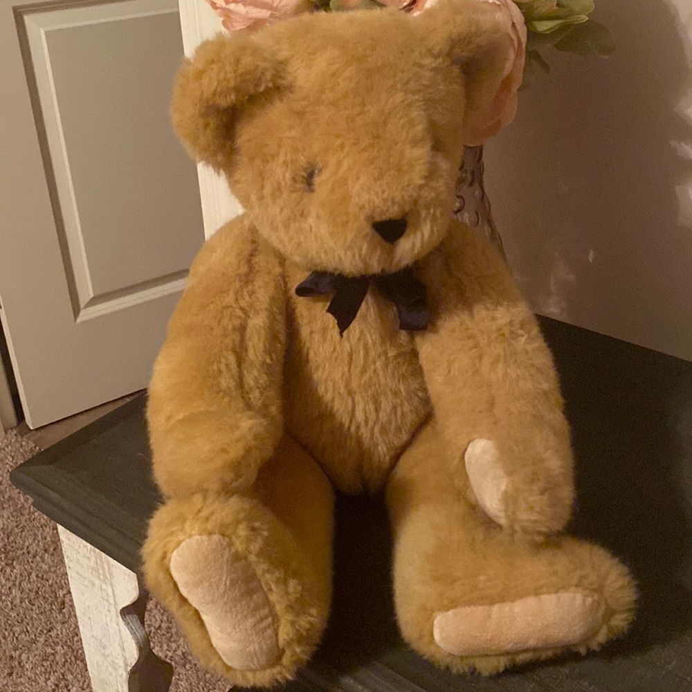 EUC Vintage 1992 Vermont Teddy Bear